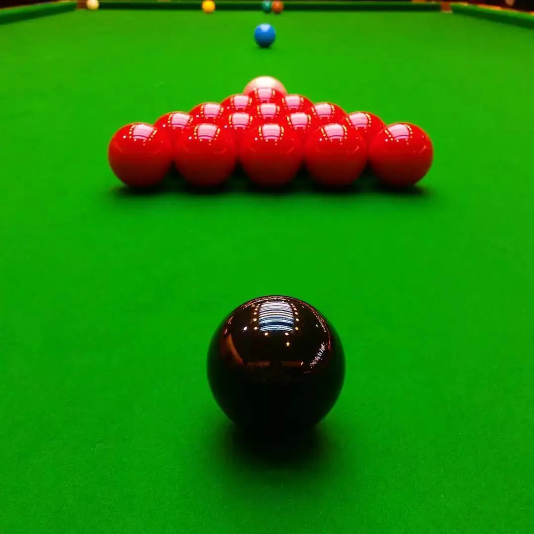 2023斯诺克国锦赛第二轮：马克·戴维斯VS卢卡·布雷切尔的惊心对决与体育魅力